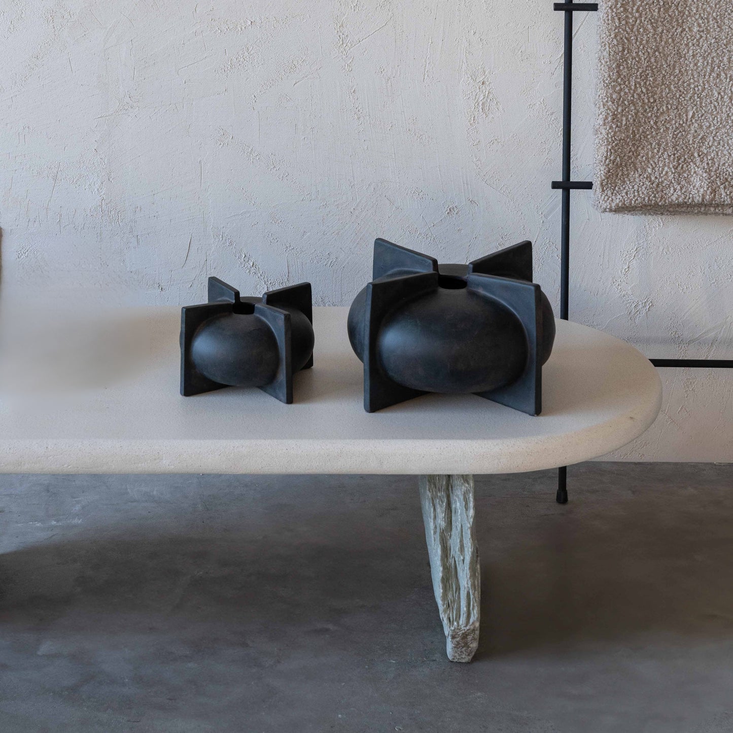 Echo Handmade Decorative Black Vase | Flower Pot