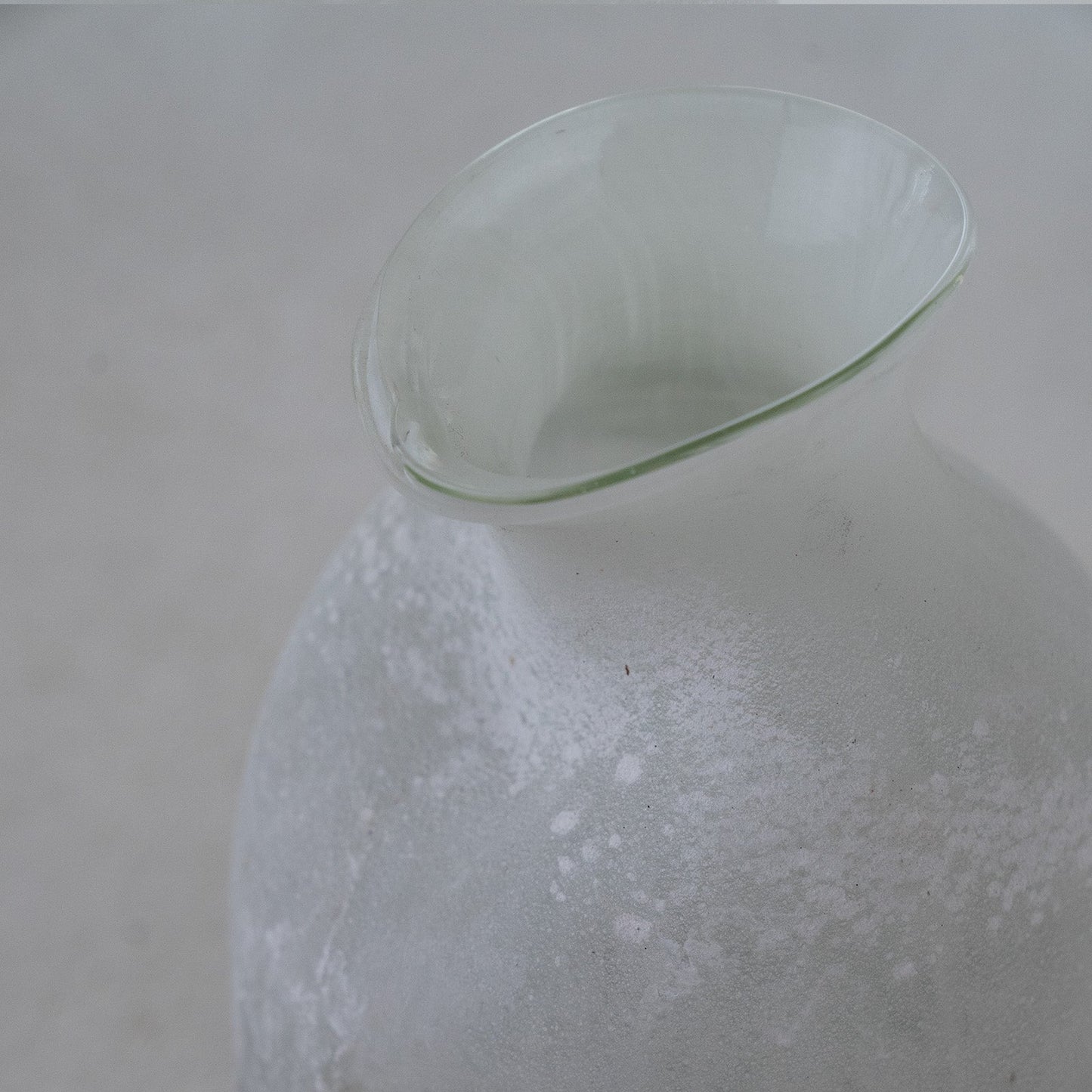 Matcha Decorative Glass Vase Open Top - 23RXAU115