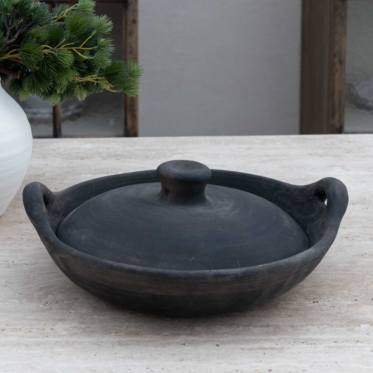 Never Full Pot Black Decorative Clay Container With Lid